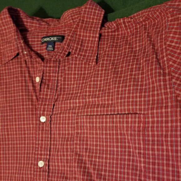 Cherokee Other - beautiful Cherokee red plaid XXL short sleeve shirt
